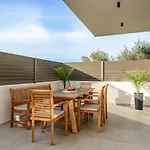 Soleado Chania Rooftop Heated Pool فيلة خانيا